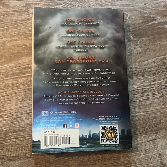 Divergent by Veronica Roth - Picture 2 of 2